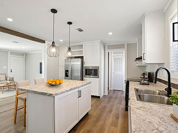3rd image of 1605 Fox Dr #4