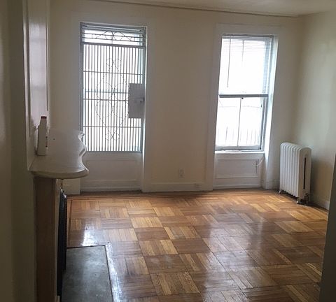 2nd image of 801 Lexington Ave APT 4R
