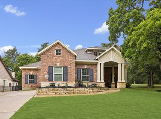 514 Pinehurst Dr, New Ulm, TX 78950