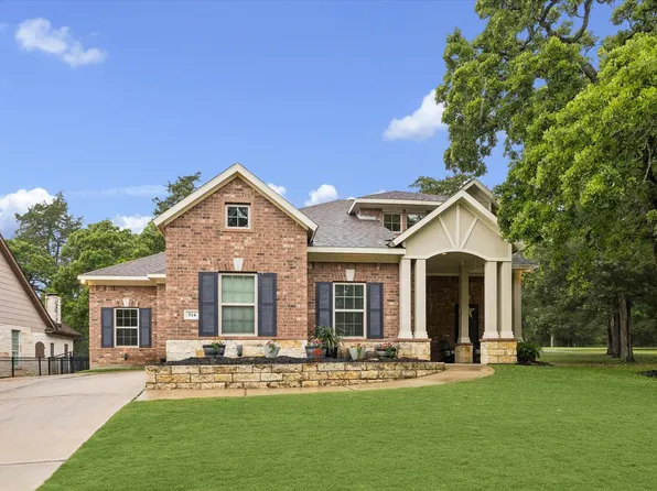 514 Pinehurst Dr, New Ulm, TX 78950
