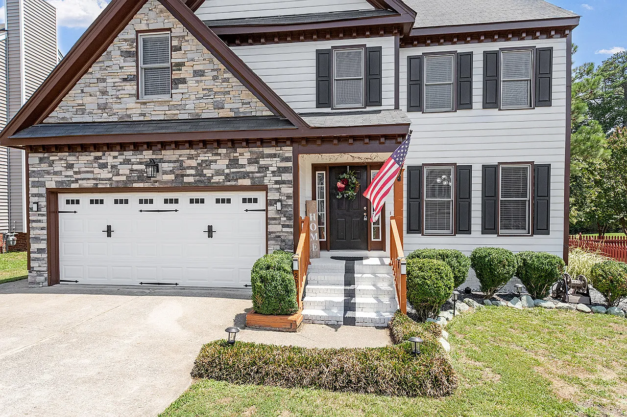 3 bed, 2.5 bath, 1954 sqft, $2,100 — Photo 2