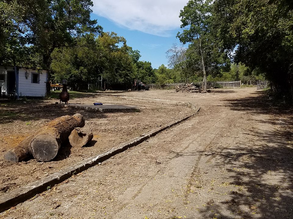 2nd image of 223 Third St