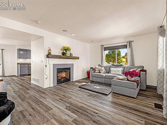 3rd image of 7747 Cordelle Ln
