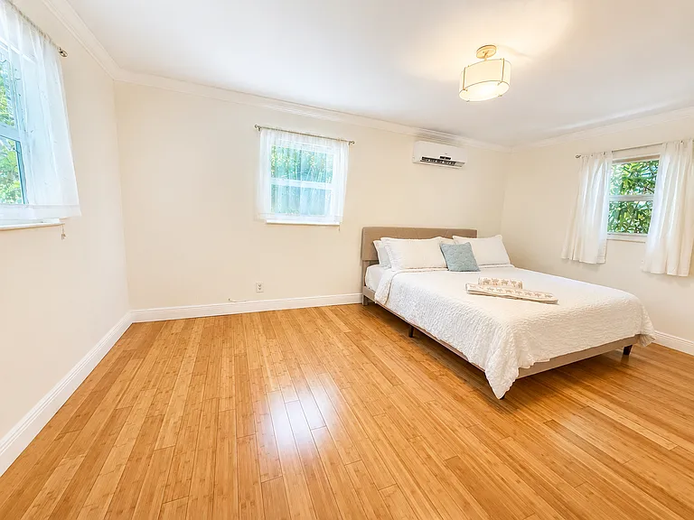 1413 SW 23rd Ave #1 — Photo 2