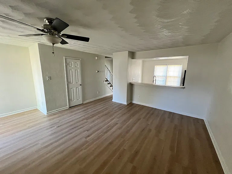 5220 Johnstown Ln — Photo 4