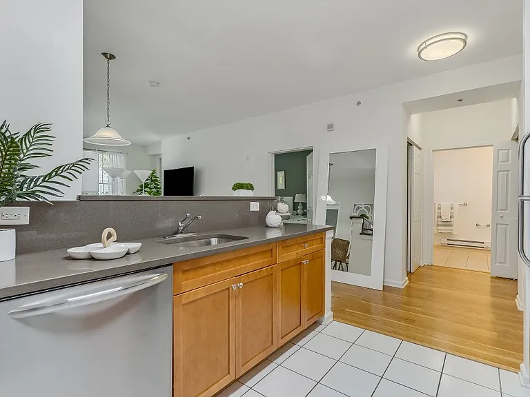Pier Village Apartments — Photo 13
