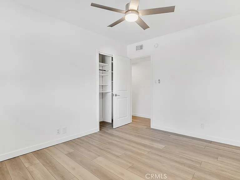 6650 Jumilla Ave — Photo 25