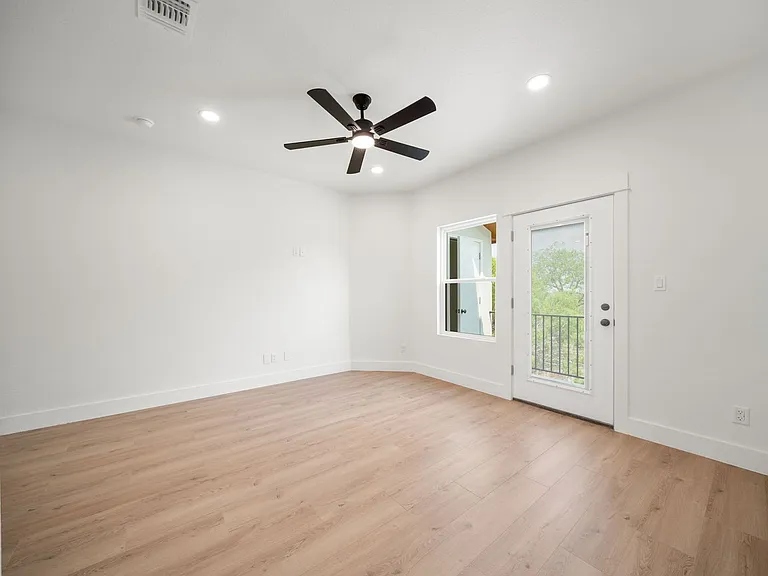 247 Princeton Ave #201 — Photo 6