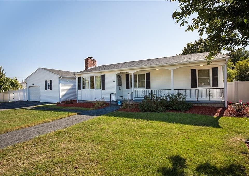 327 Simmonsville Ave, Johnston, RI 02919 Zillow