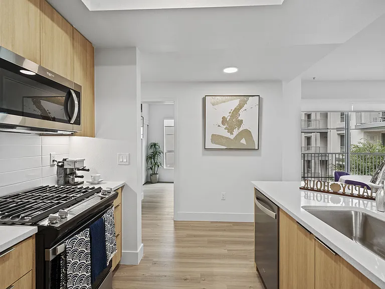 Living at NoHo — Photo 32