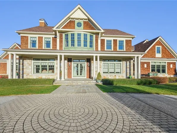 127 Cliff Dr, Narragansett, RI 02882