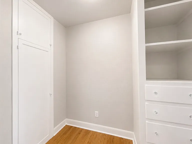 835 East Dr #8 — Photo 7