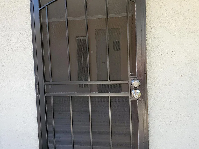 Tustin Garden Apartments — Photo 16