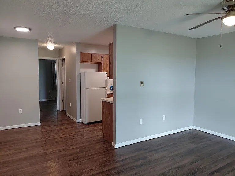 311 S Grand Ave — Photo 1