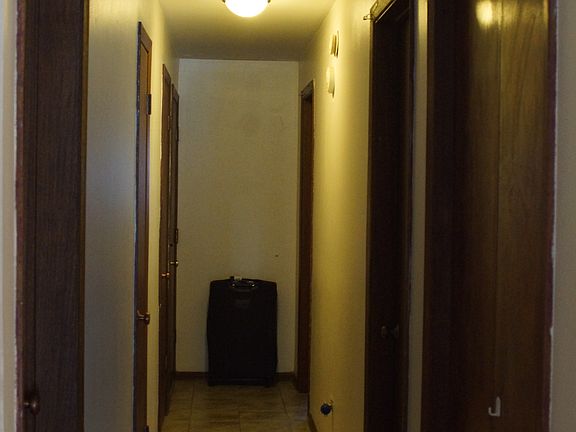 2 bedrooms, 2 large closets