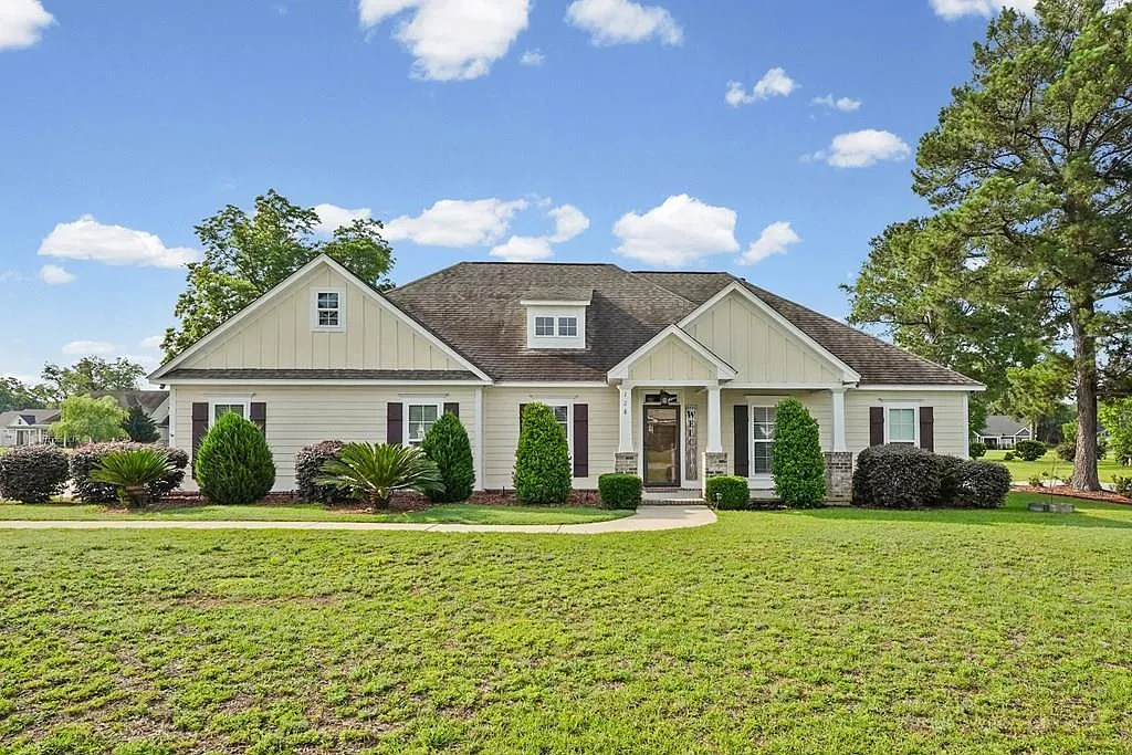 4 bed, 3.0 bath, 2270 sqft, $3,300 — Photo 1