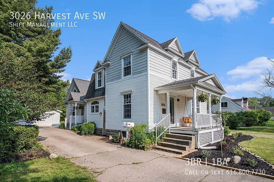 3026 Harvest: 3 Bedroom Stunner — Photo 3
