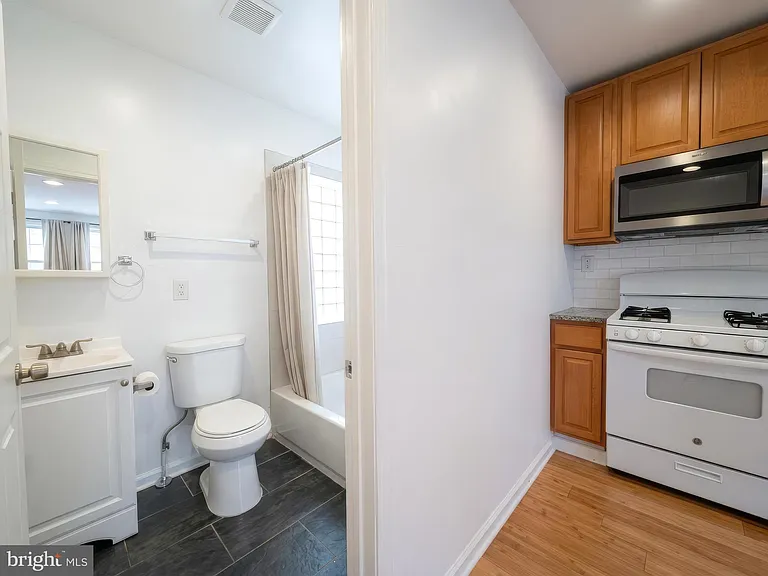 110 N 51st St #3 — Photo 11