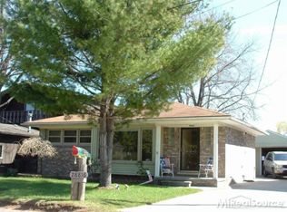 28816 Field Ave, Chesterfield, MI 48047