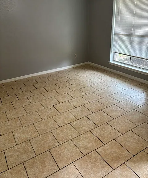 12702 Hunting Brook Dr — Photo 3