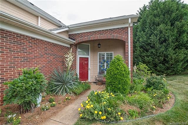 1st image of 3706 Oak View Ct