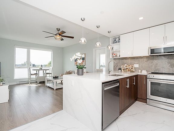 5th image of 11703 Fraser St #405