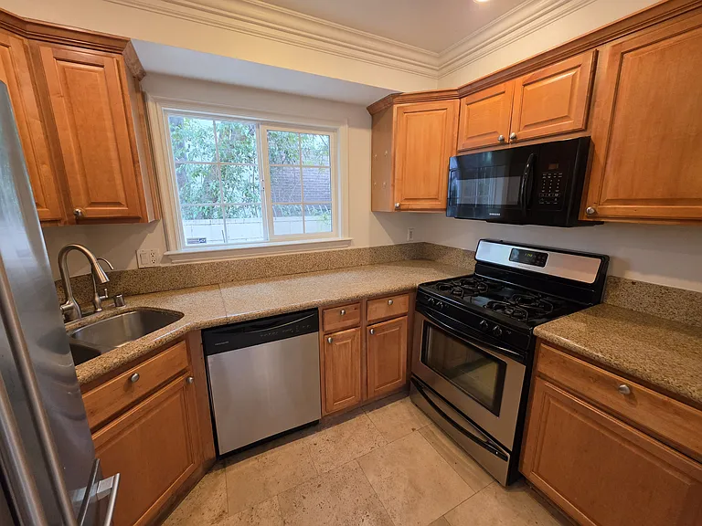 620 W Doran St #7 — Photo 10