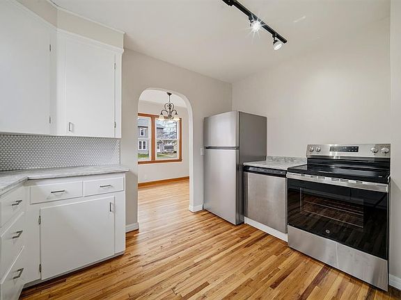 4th image of 227 Phipps Avenue