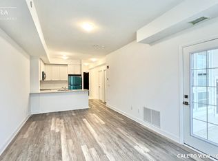 50 Lakebreeze Dr #207, Clarington, ON L1B0V9