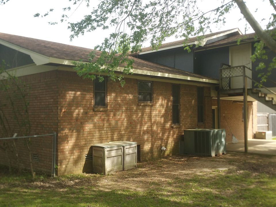 2nd image of 201-1 N Pocola Blvd #1