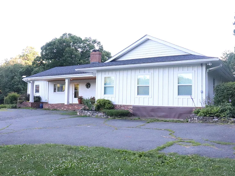 35065 Charles Town Pike — Photo 9