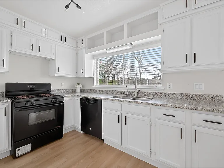 12215 Fetlock Dr — Photo 14