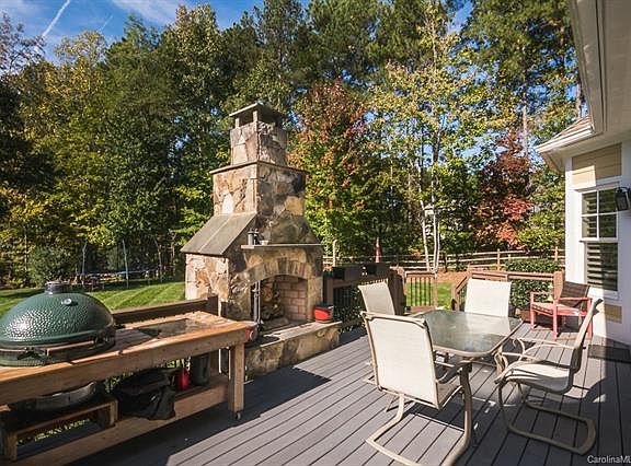 3rd image of 110 Bayberry Creek Cir