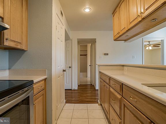 5th image of 3315 Wyndham Cres #4231