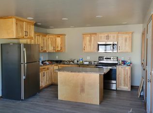 401 2nd St #A, Manawa, WI 54949