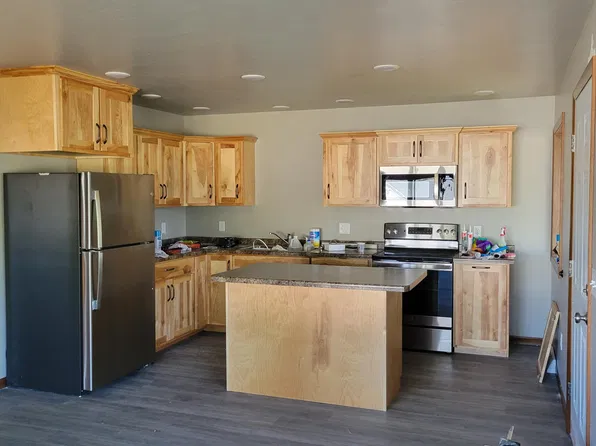 401 2nd St #A, Manawa, WI 54949