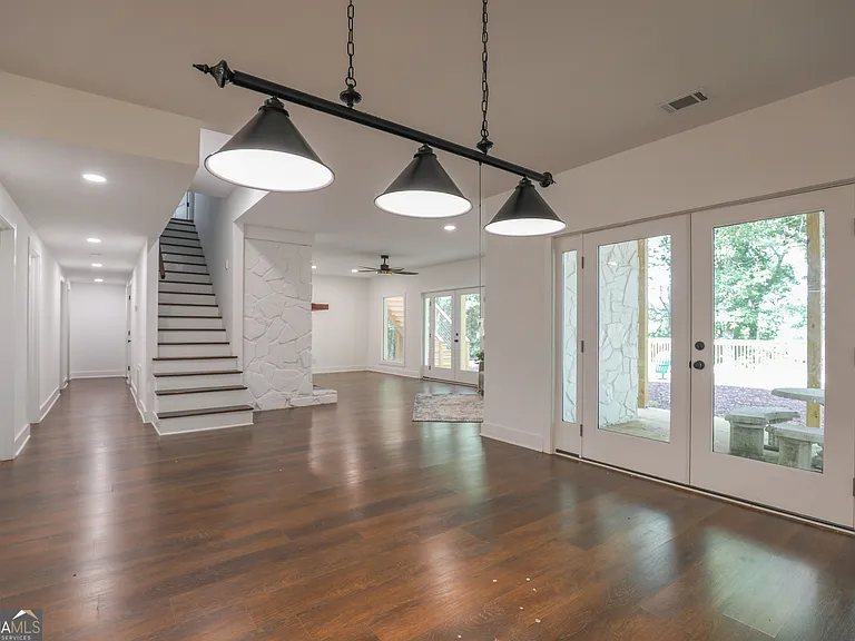 212 Southland Dr — Photo 14