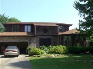28080 Bassett Rd, Westlake, OH 44145