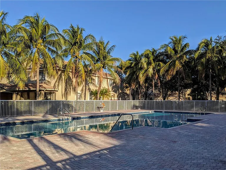 4150 Forest Dr — Photo 31