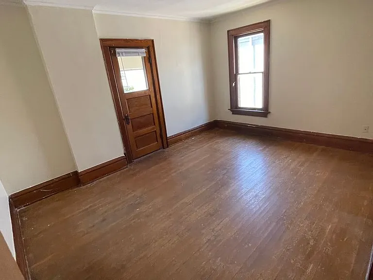 149 E 13th Ave — Photo 21