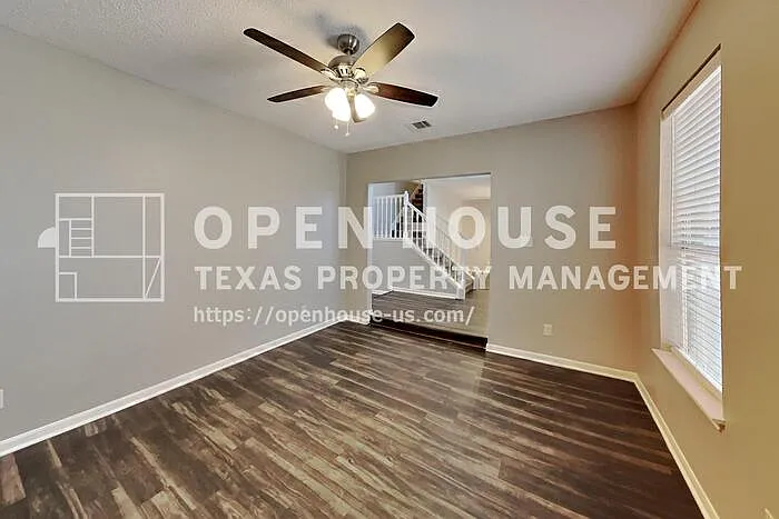4 bed, 2.5 bath, 2318 sqft, $2,675 — Photo 4