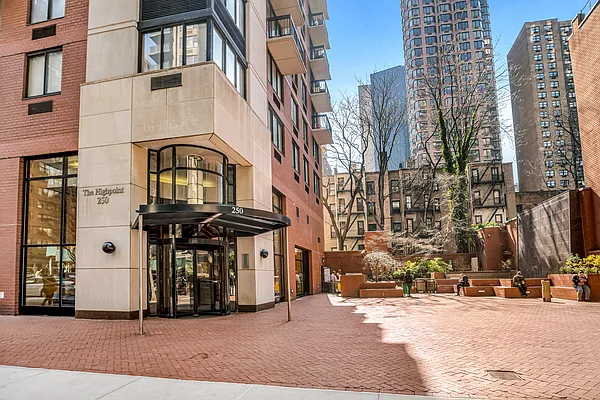 Sold by Douglas Elliman | media 15