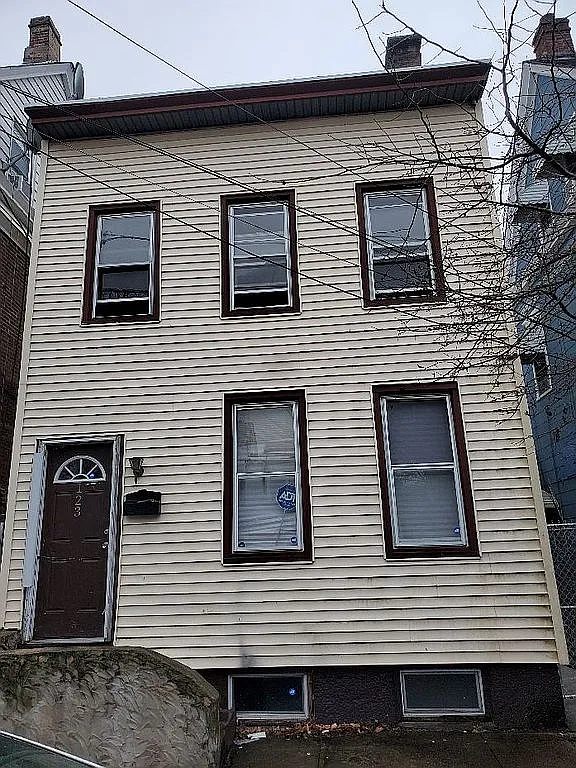 123 Bayard St photo 1