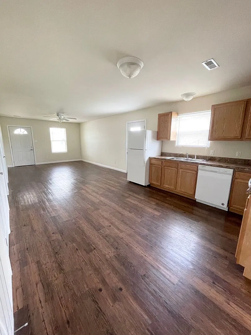 2 Bedroom | 2 Bathroom | Duplex — Photo 3