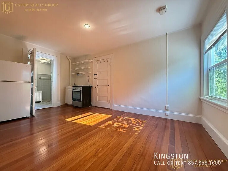 17 Prentiss St #2R — Photo 2
