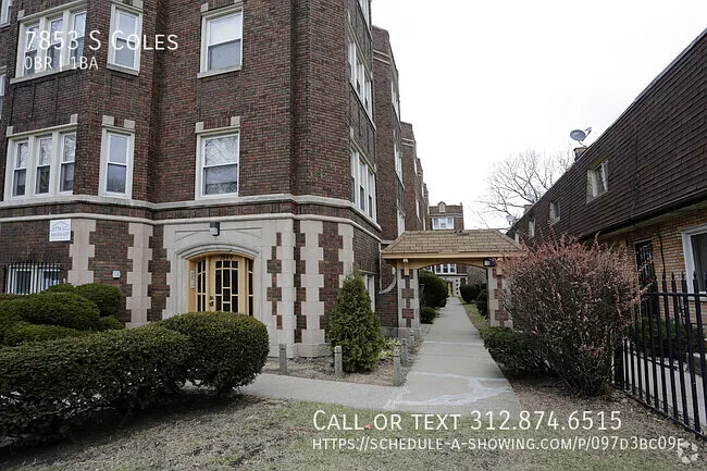 South Shore Studio Available! Heat Included! — Photo 2