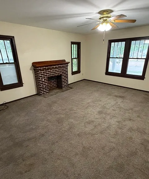 712 W Main St — Photo 2