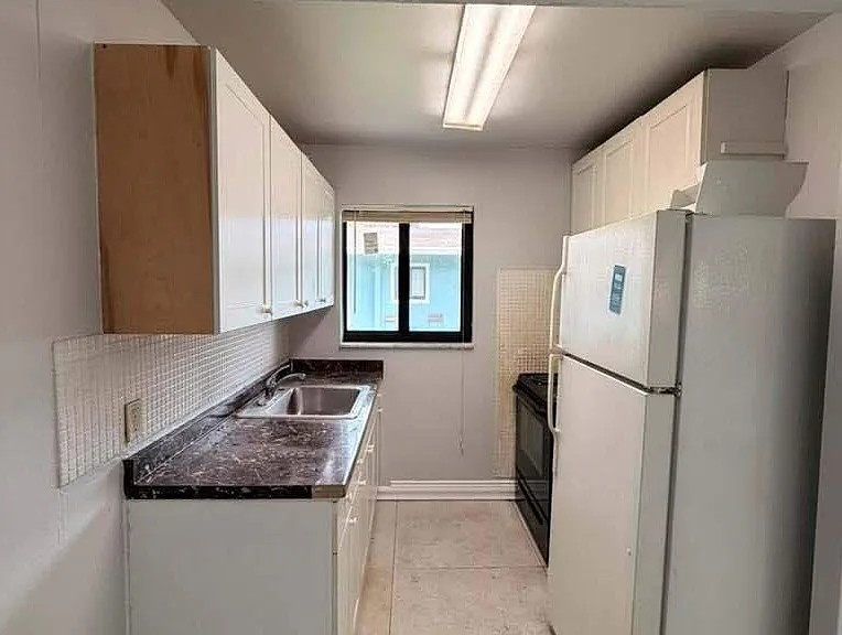 824 N G St #A — Photo 3