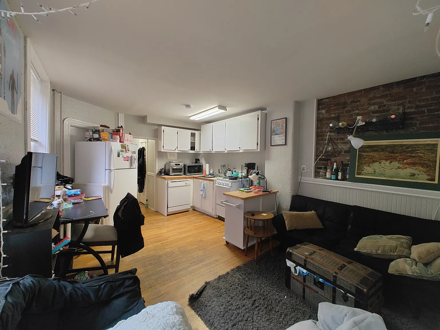 3 bed, 999 sqft, $4,800 — Photo 1
