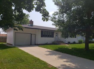 1021 5th Ave SW, Jamestown, ND 58401